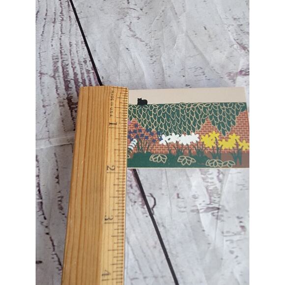 The Cat's Meow Village Brick Garden Wall Ivy and Flowers Accessory Shelf Sitter - Picture 3 of 4